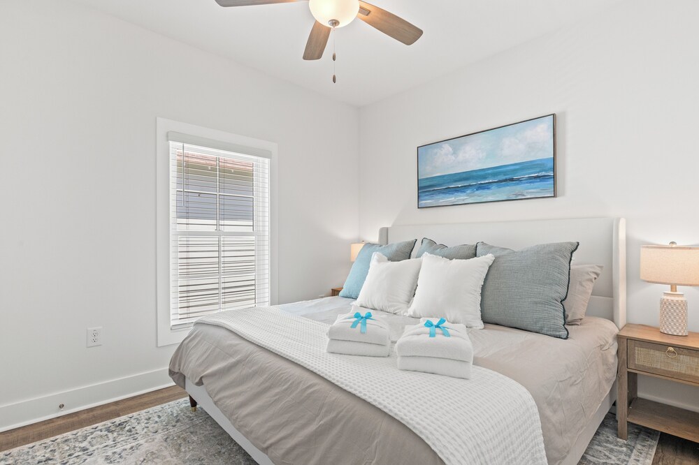 Spacious 6BR Beach Home Sleeps 15 Relax & Reconnect at Coastal Breeze