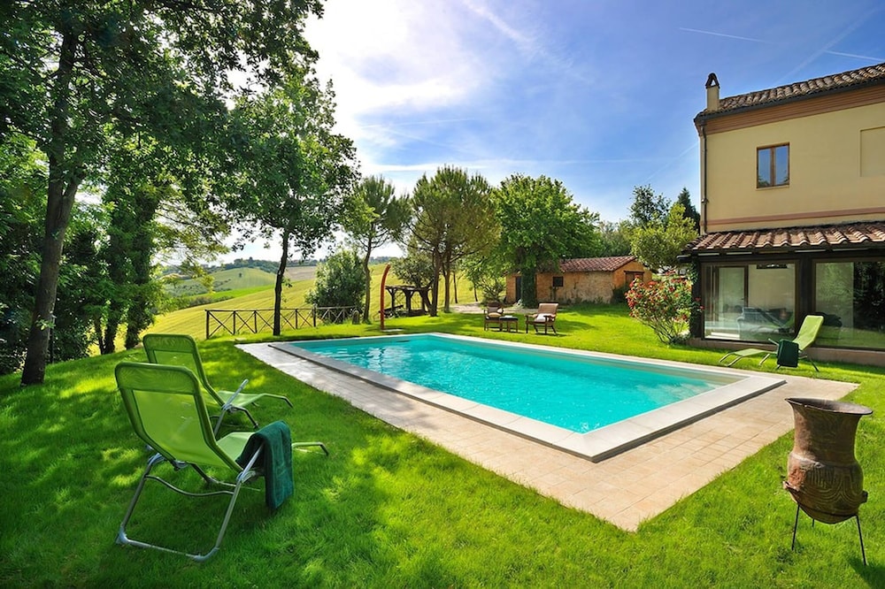 Luce tra i Faggi 8 by Marche Holiday Villas