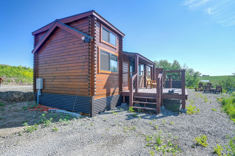 Teton Mtn Views: Peaceful Riverfront Cabin!