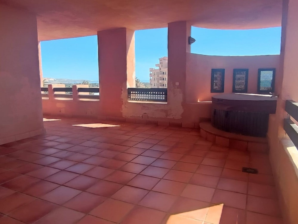 Lovely Apartment in Almeria With Garden