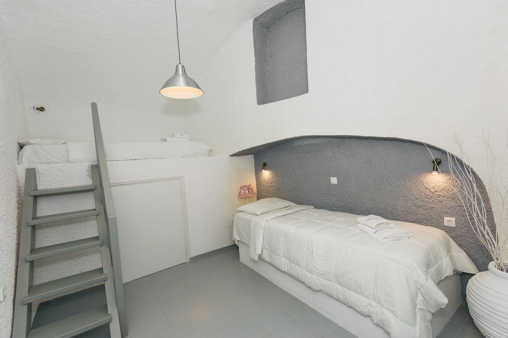 Santoimage house