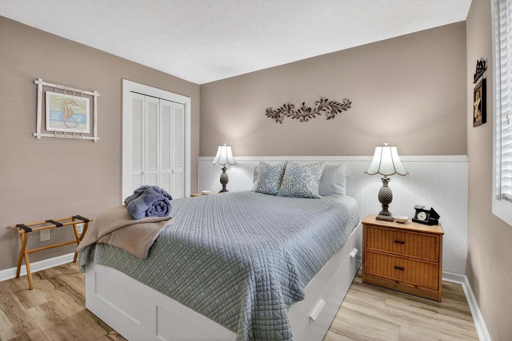Ocean View Condominium 2 Bedroom Condo