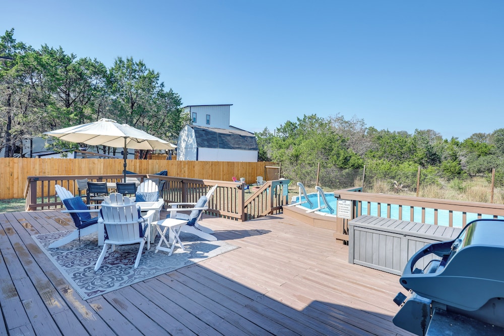 Peaceful Canyon Lake Retreat at Casa del Lago!