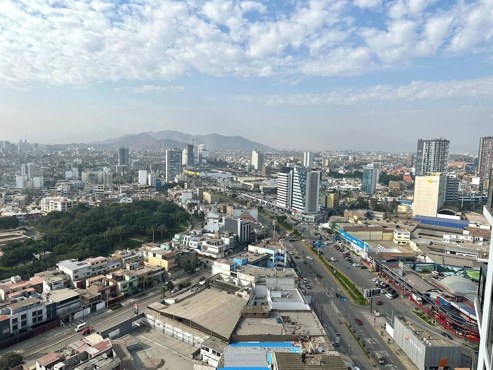 Modern 1BR on J Prado Board San Isidro