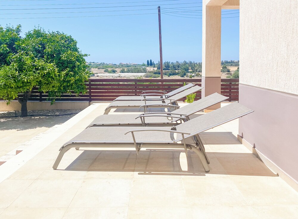 Phaedrus Living Luxury Villa Erimi