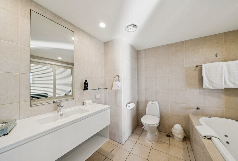 The Pool Resort Kingscliff - 2B Dual Key (1307/08) - Holiday Management Co.