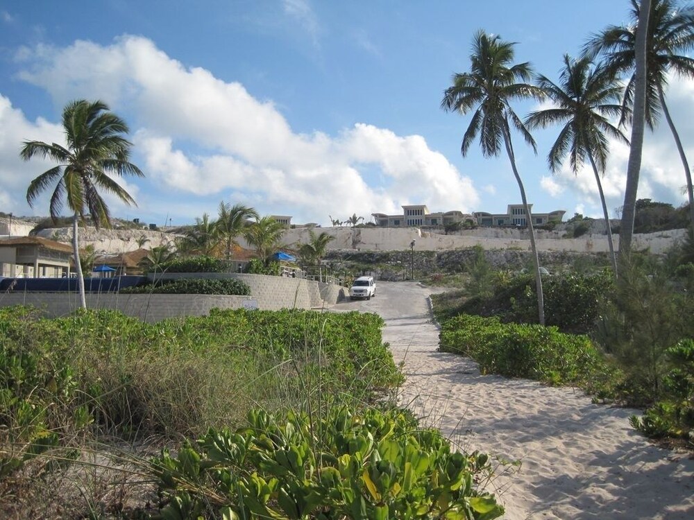 Sky Beach Club Rock House 4 Bedroom Home - Photo 25