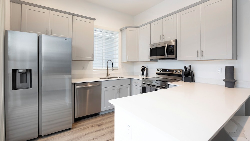 Landing Apartments Phoenix - Maryvale Village