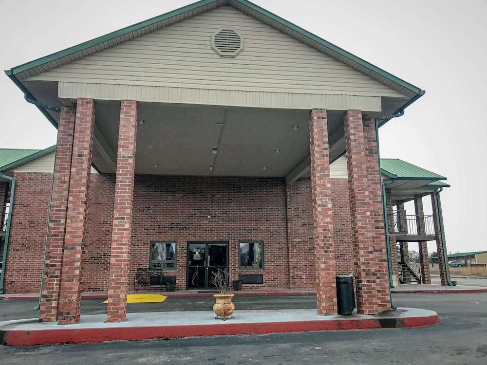Clarksville Vacations - Motel 6 Ozark, AR - Property Image 1