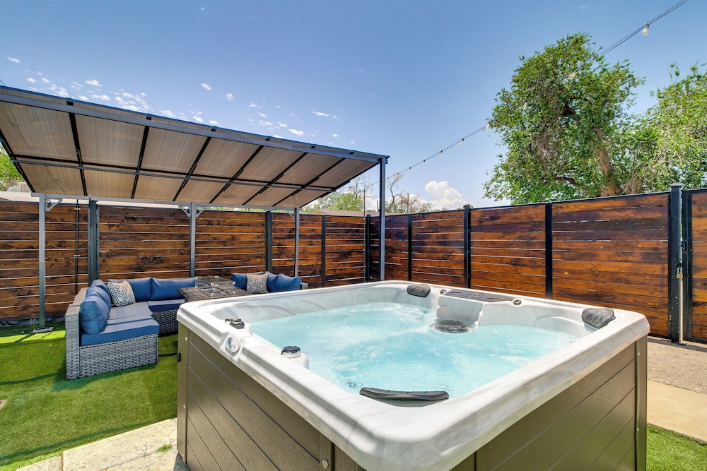 Newly Renovated Albuquerque Retreat w/ Pool Table