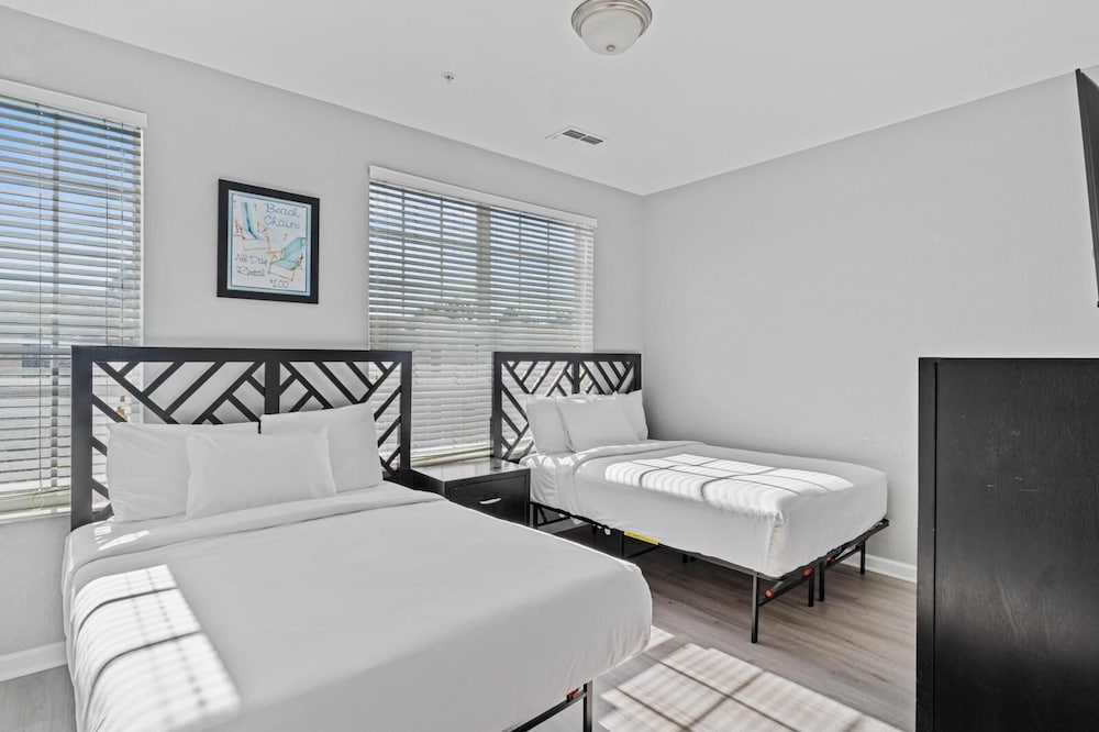Vista Cay Swanky