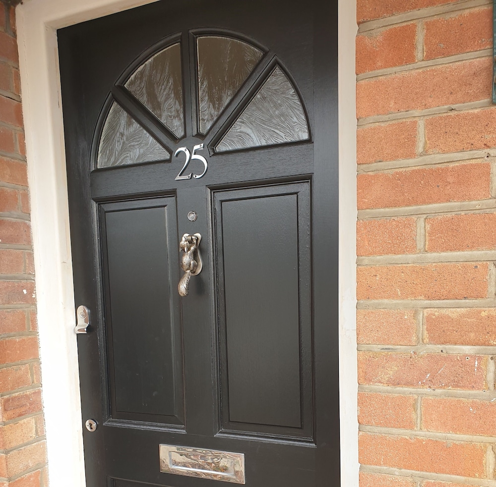 Spacious 2-bedroom Family Flat in Iver Heath