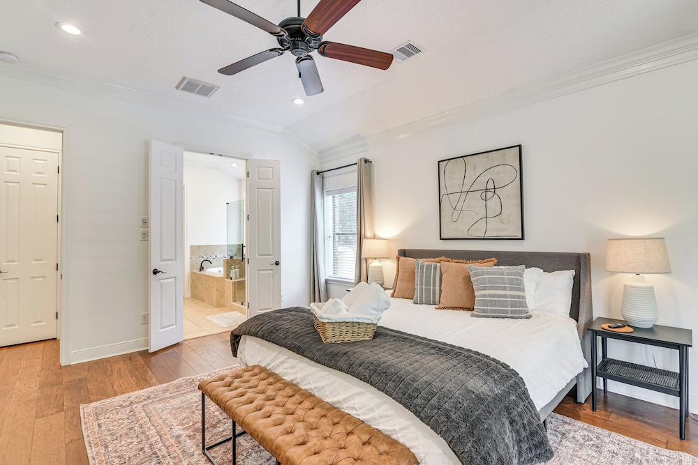 Pool & Hot Tub: Family-friendly Houston Area Home!