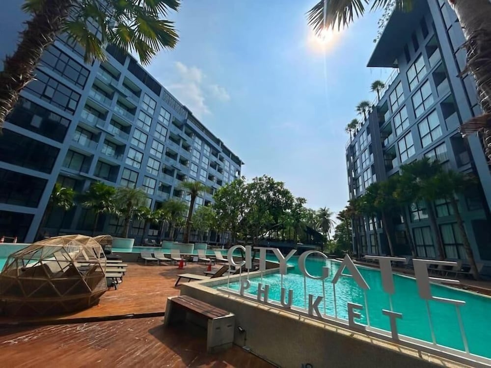 Steps to Kamala Beach Rooftop Pool C138