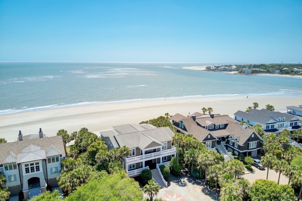 114 Ocean Boulevard by Avantstay Beachfront Infinity Pool Basketball Court Recently Renovated