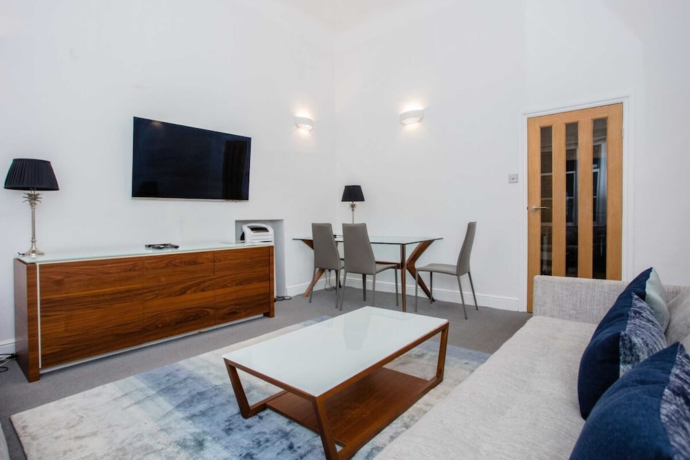 Cozy 1 Bedroom Apartment near Harrods, Knightsbridge