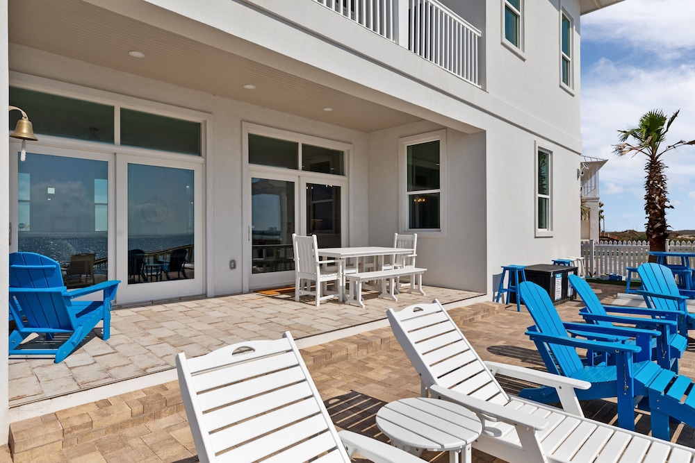 Ahh Da Sea - Waterfront, Backyard Ramp To Jetty & Laguna 3 Bedroom Home