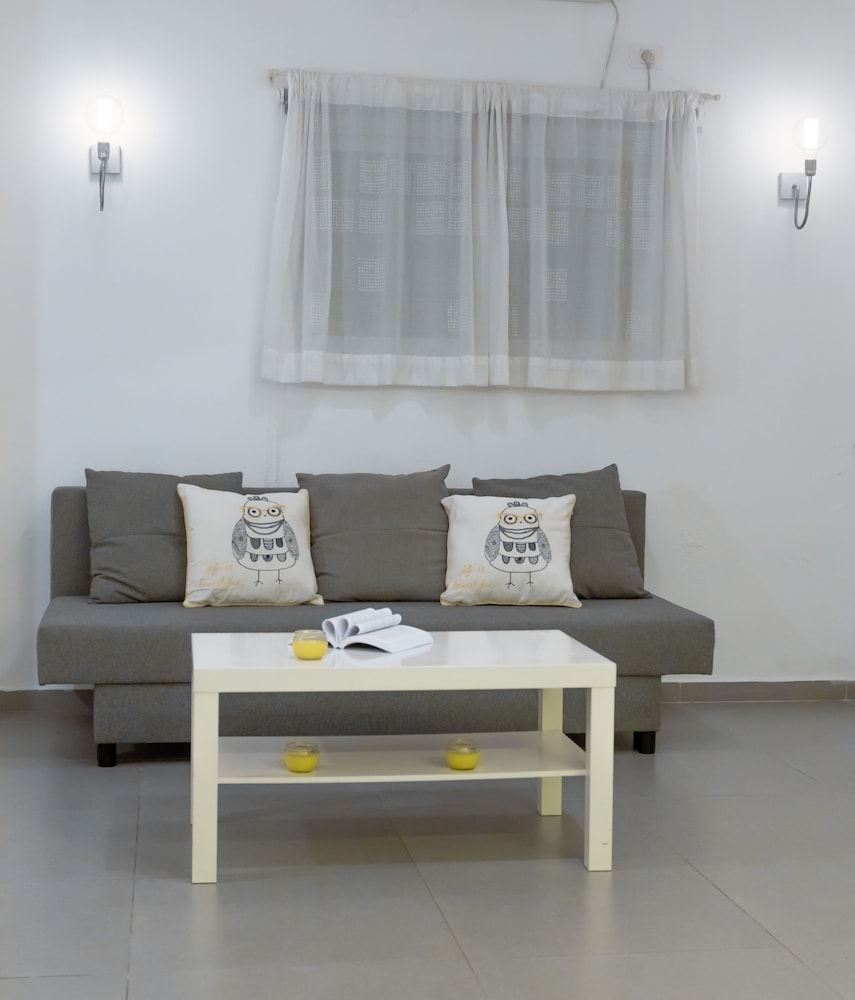2Rooms Perfect Location 1Min to Beach