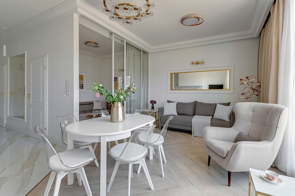 Lion Apartments - The Palace premium apartment with Old City & River View