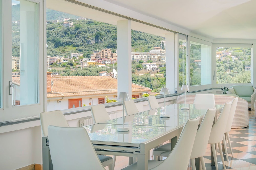 Luxury Levaina Villa, Sleeps 8 on the Amalfi Coast