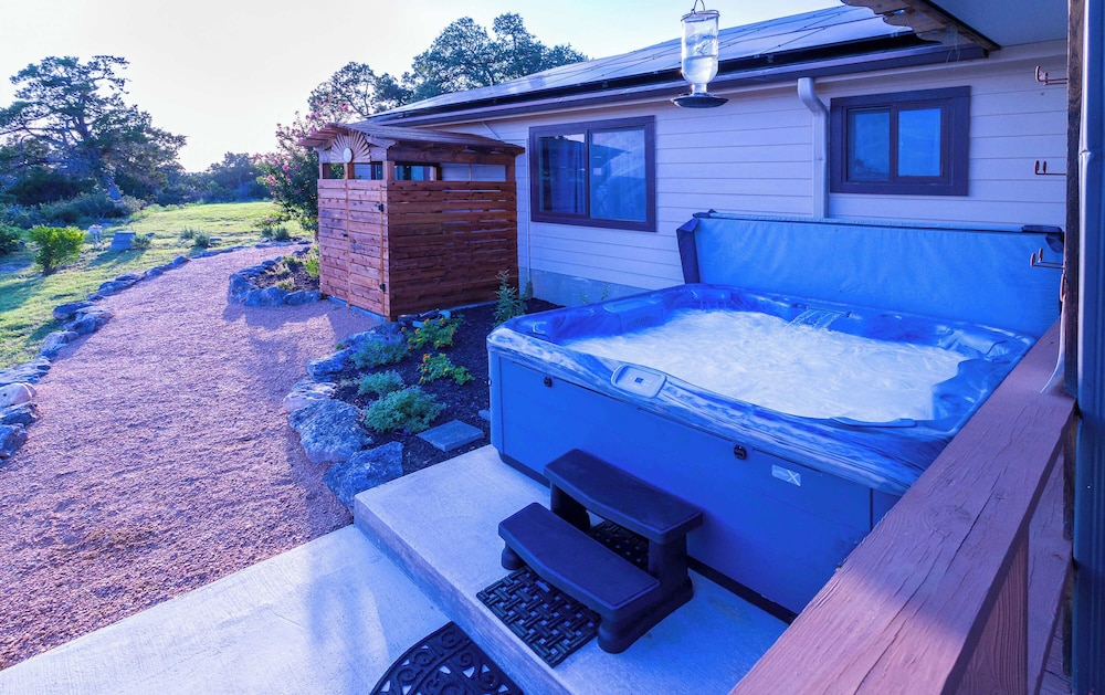 Valley View Retreat for 10
