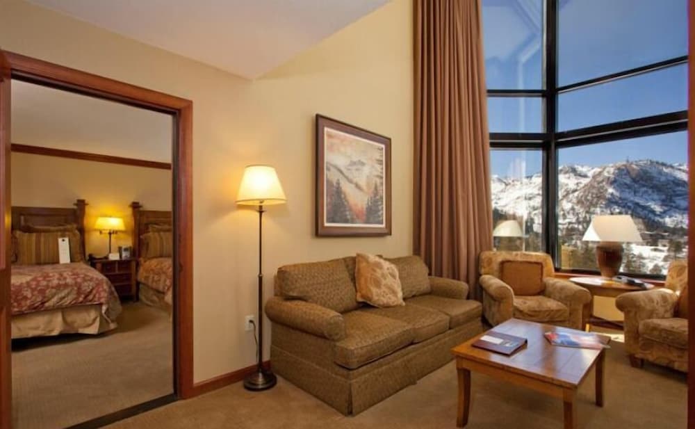 Lake Tahoe Vacations - Resort at Squaw Creek Penthouse 808 - Property Image 6