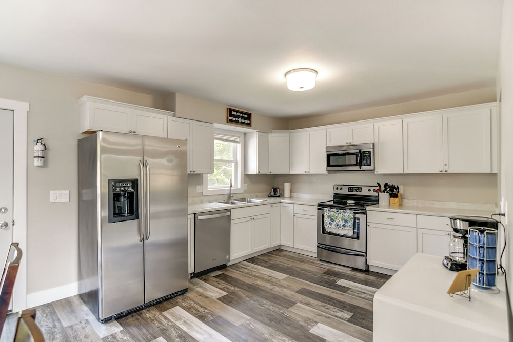 4 Mi to Big Creek State Park: Spacious Family Home