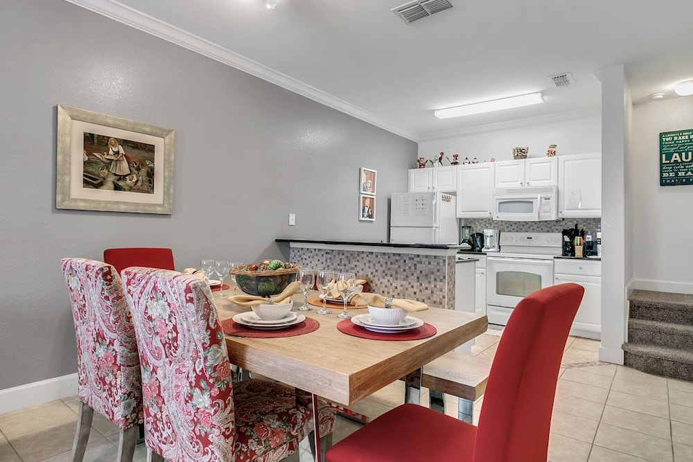 Lucaya Village 3040 #6-107 - Image 2