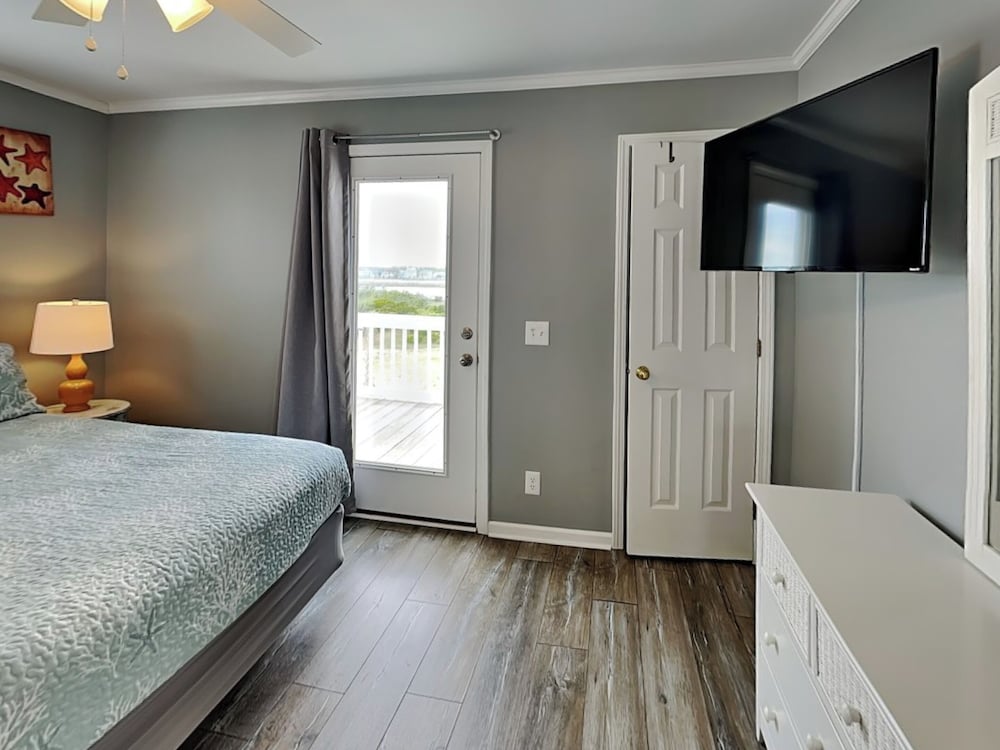 Starfish Escape by Topsail Realty