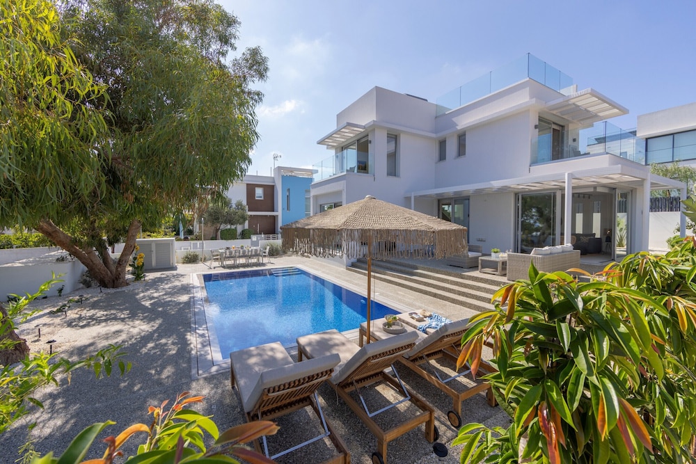 Protaras Leomi Seaview Villa