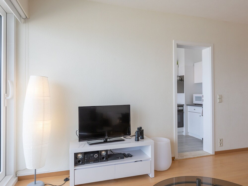 Cozy 1-bedroom Apartment With Sea View