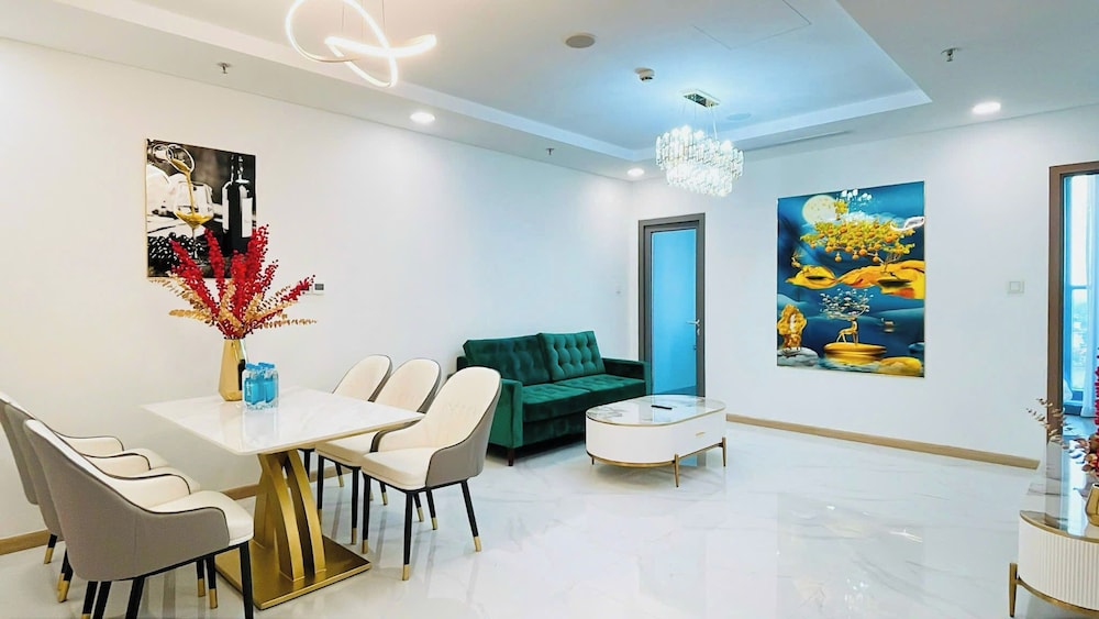 The Aquamarine Landmark Suites - Poolside Access at L4B