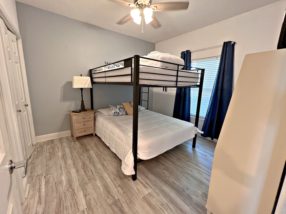 Crystal Shores