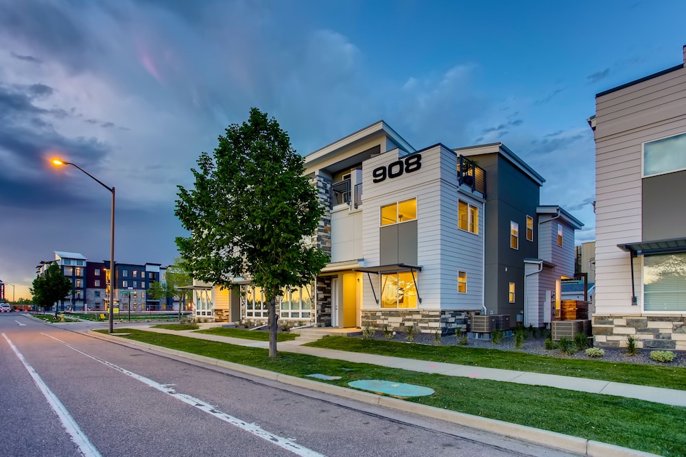 Old Town Swank - Brand New to Brewery District!