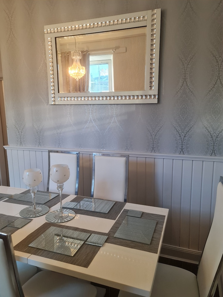 Robert The Bruce Apartment