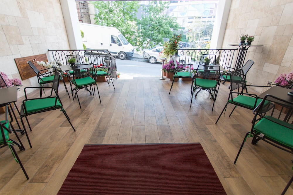 The White Orient Otel - Image 37