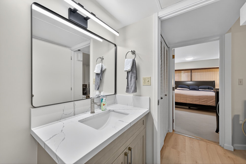Chic Dt Honolulu Executive Condo 1 Bedroom Condo