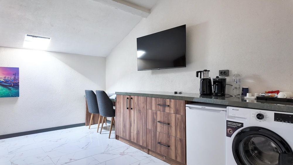 Faraza Rooms
