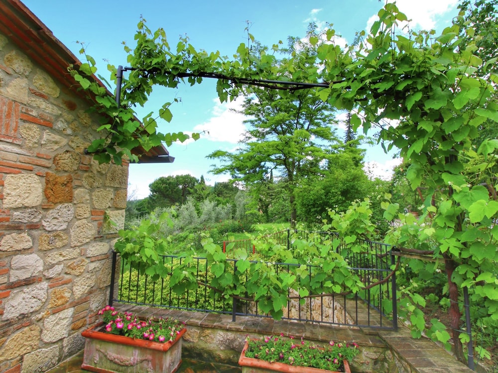 Rustic Villa with Private Pool near Montepulciano view 3