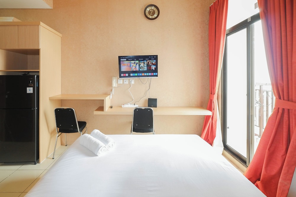 Comfortable And Well Furnished Studio Dave Apartment