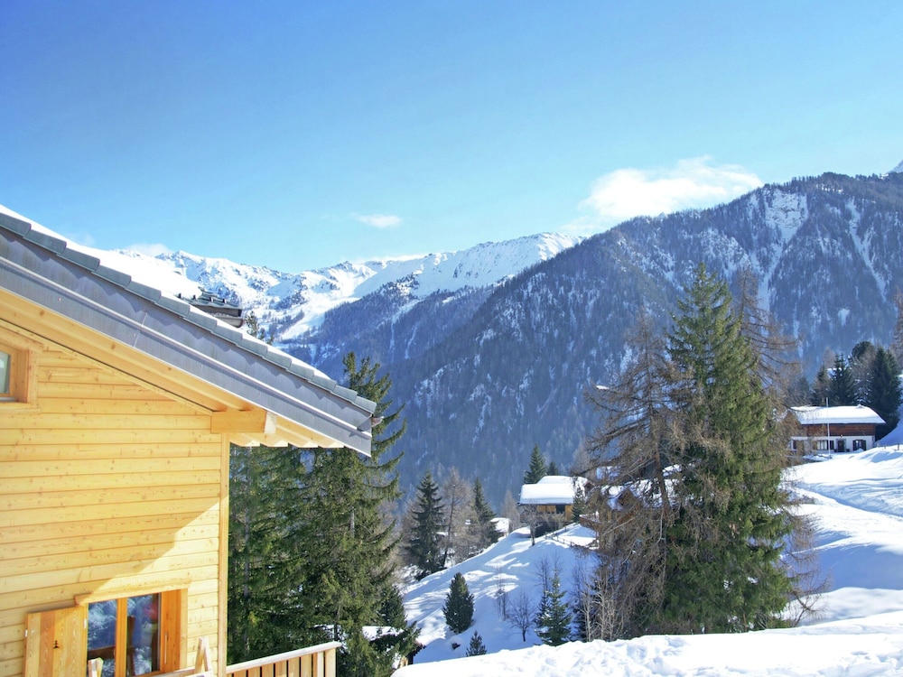 Chalet in La Tzoumaz With Sauna Views