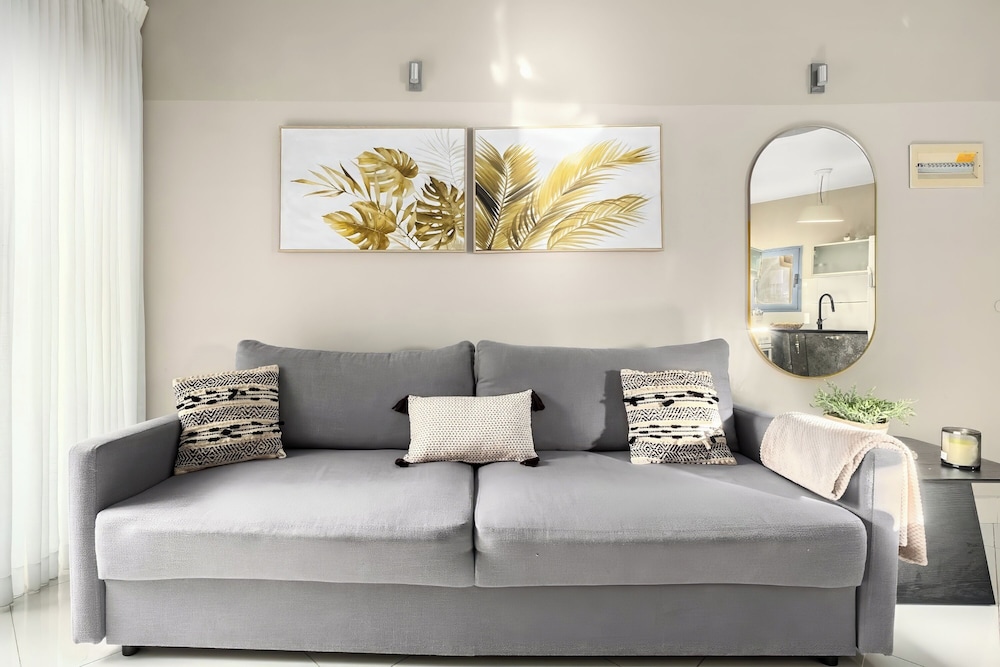 Royal Park Apt Resort by Sea N Rent