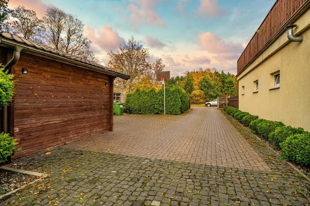 Luxurious Amber Villa With Private Pool and Garden Views