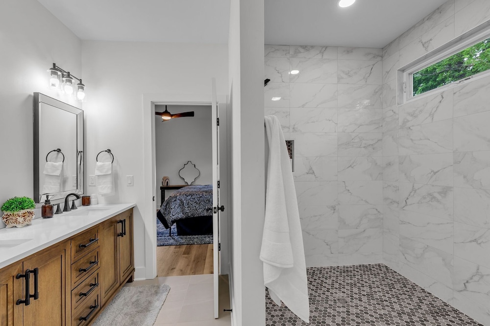 Brand-new 4br Unique Design Near Downtown Indy 4 Bedroom Home