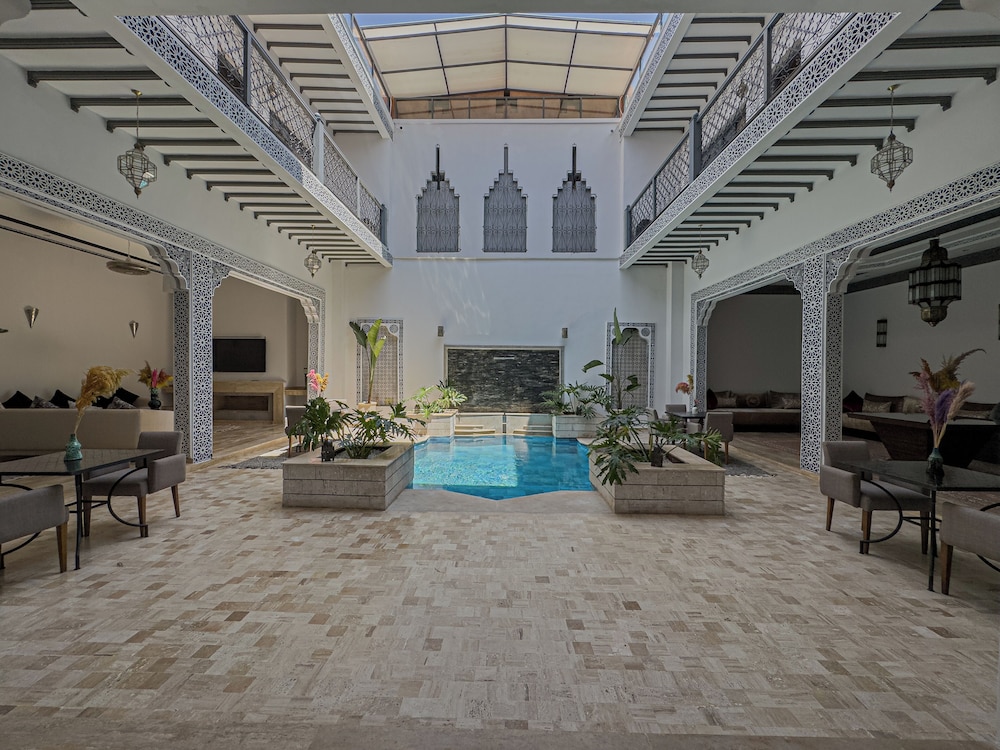 Riad Tonaroz Gold