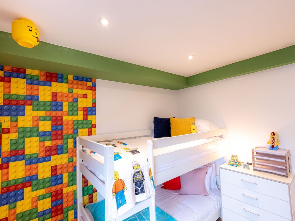 Two-bedroom Legoland Windsor Resort by Belvilla view 4