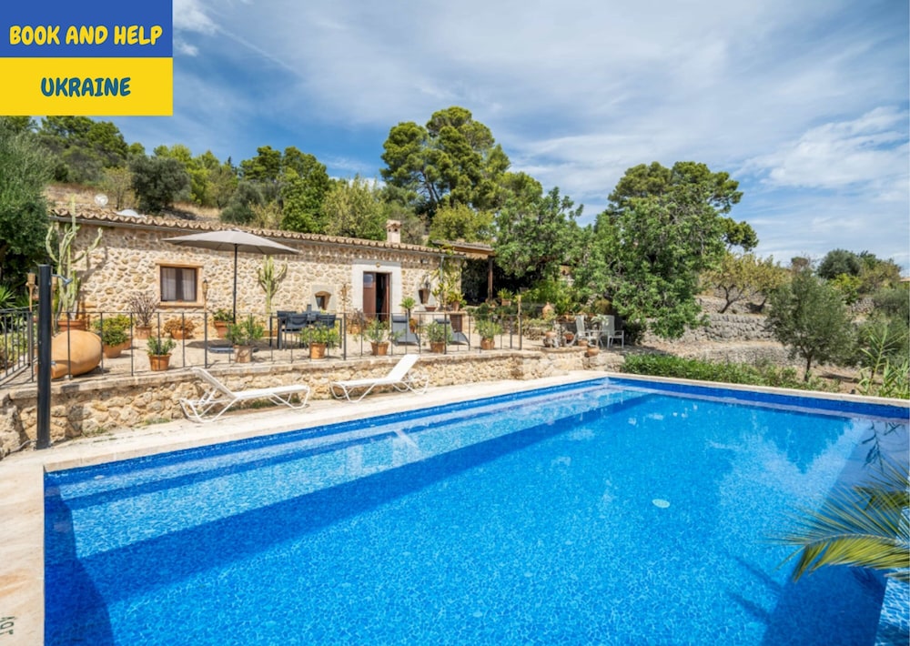 CAN Pulit - Finca rom Ntica Para 2 con Piscina y Vistas en Selva Mallorca