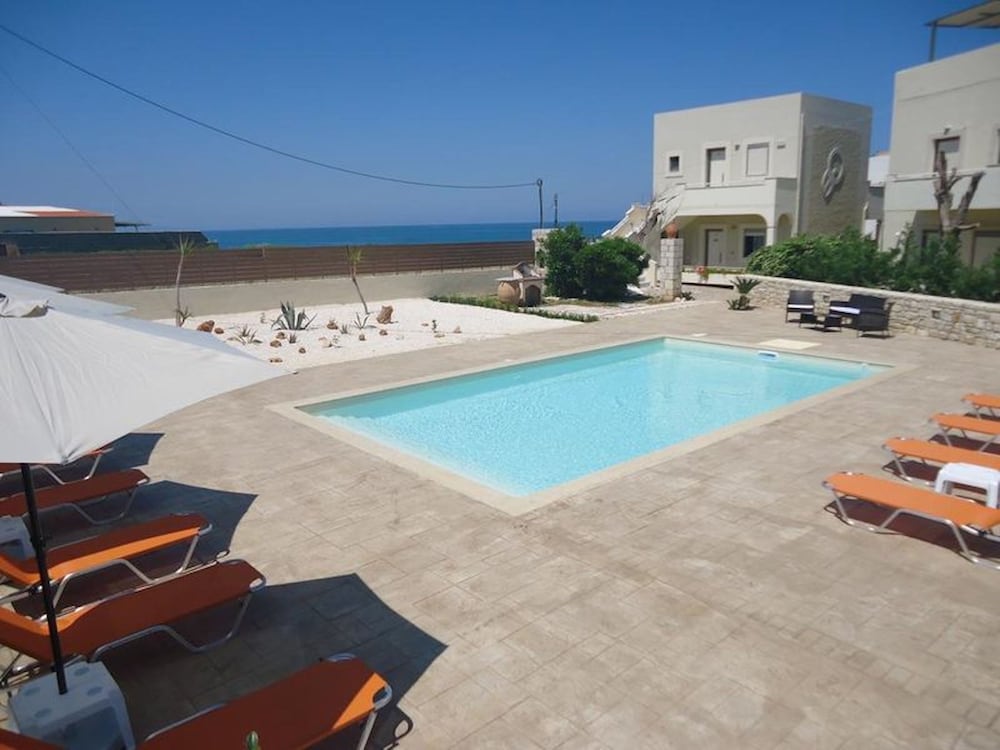 Spacious Family Apartment With Sea View And Swimming Pool view 3
