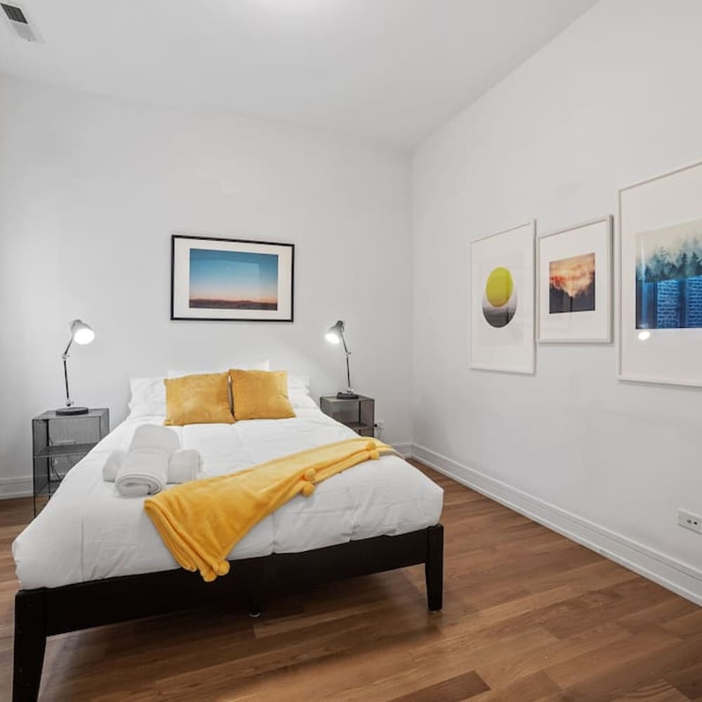 4-bedroom Condo Near Fulton Market w Rooftop