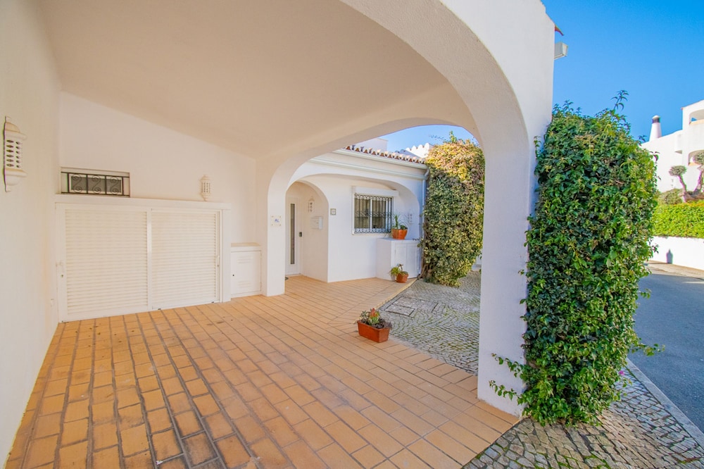 99 ADM Casa Mendes Fabulous Townhouse With Share